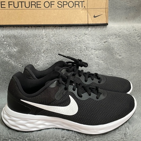 Nike - Women’s Running Shoes - Picture 4 of 7